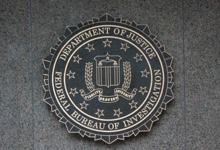 🚨 FBI Issues Urgent Warning: iPhone & Android Users Targeted in Massive Scam Attack – Don’t Get Tricked!